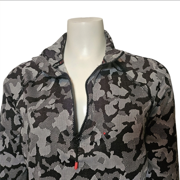 Spyder Top Form Fitting Athletic Camo Quarter Zip Crop Bottom Hem sz S - Picture 2 of 10
